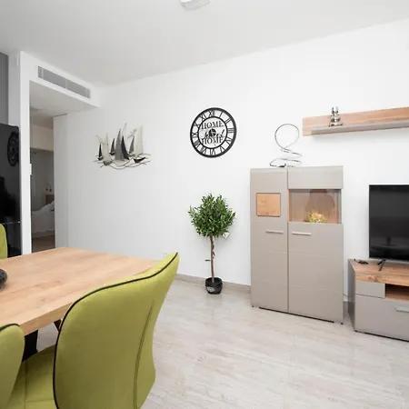 Gabriela Τρογκίρ