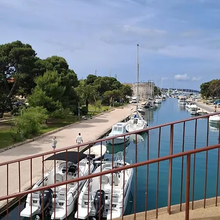 Gabriela Διαμέρισμα Τρογκίρ